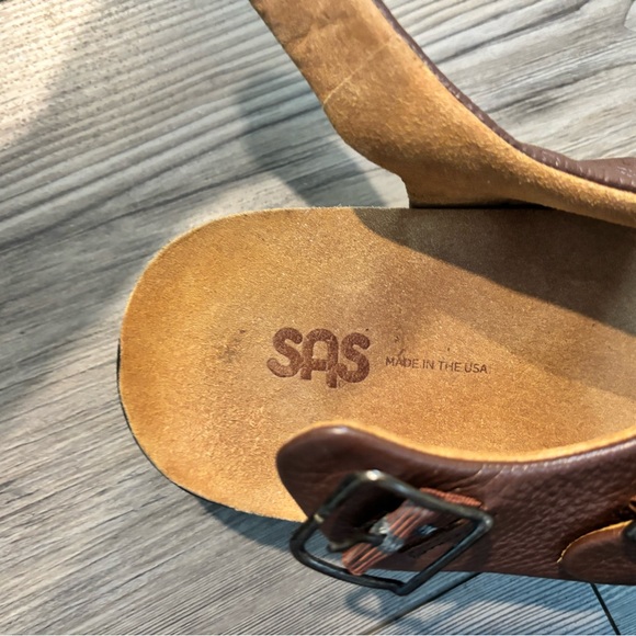 SAS Brown Leather Sandals with Buckle Detail - Picture 3 of 4